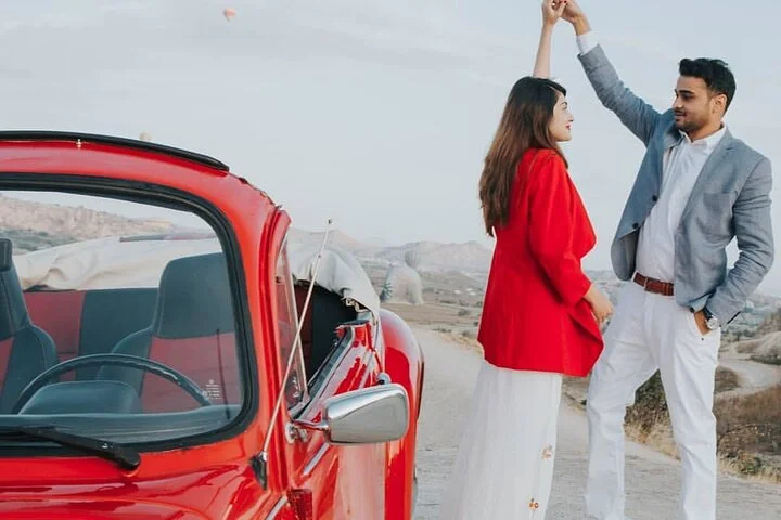 Private Classic Car Tour in Cappadocia with Balloon View