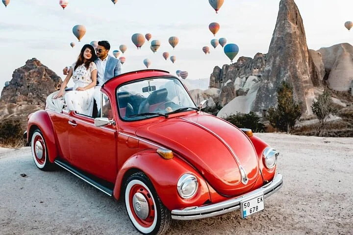 Private Classic Car Tour in Cappadocia with Balloon View
