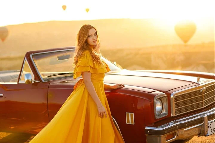 Private Classic Car Tour in Cappadocia with Balloon View