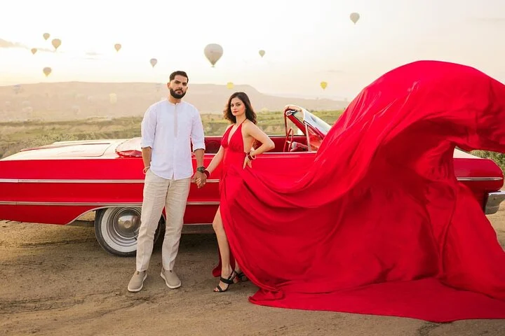 Private Classic Car Tour in Cappadocia with Balloon View