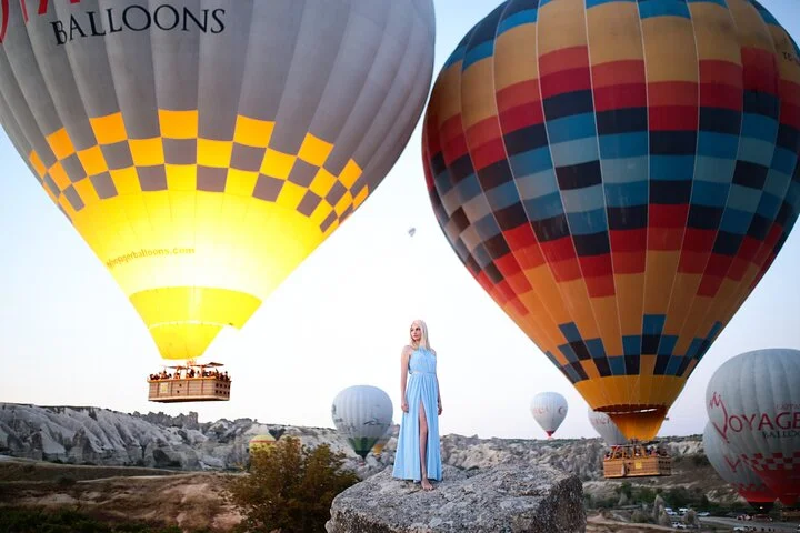 Private Photoshoot with Balloons in Cappadocia
