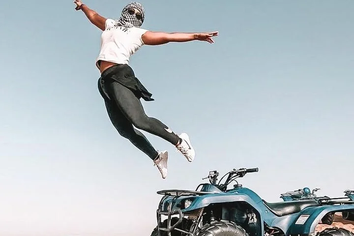 1-Hour Quad Biking Tour with Transfer from Dubai