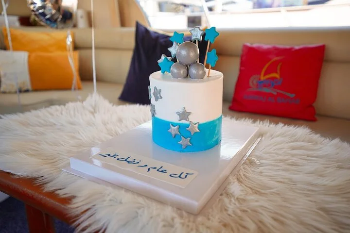 2 Hour Luxury Birthday Celebration on a Yacht in Dubai
