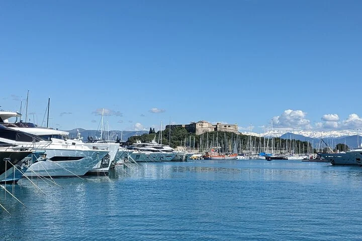 2 Hour Walking Tour in the Old Town of Antibes