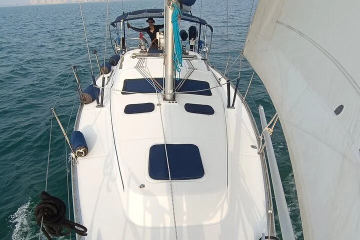 2-hours Sailing Yacht Tour in Dubai