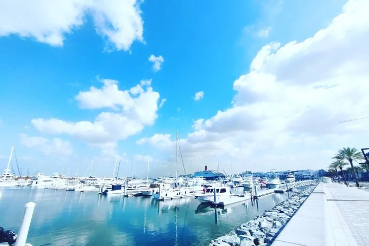 2-hours Sailing Yacht Tour in Dubai