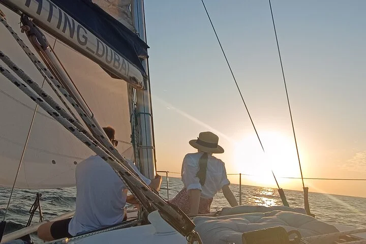 2-hours Sailing Yacht Tour in Dubai