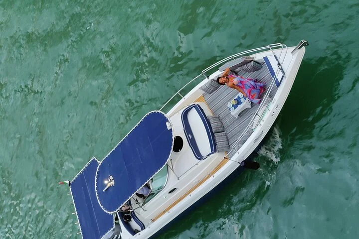2Hours and 30Minute Private Boat Tour in Dubai