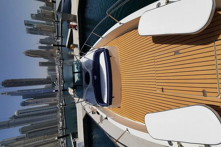 2Hours and 30Minute Private Boat Tour in Dubai