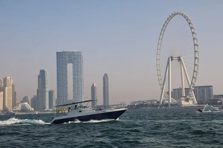 2Hours and 30Minute Private Boat Tour in Dubai
