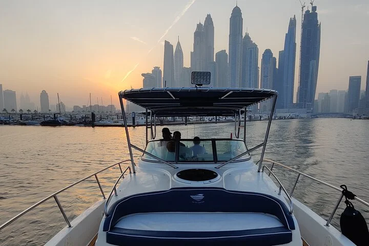 2Hours and 30Minute Private Boat Tour in Dubai
