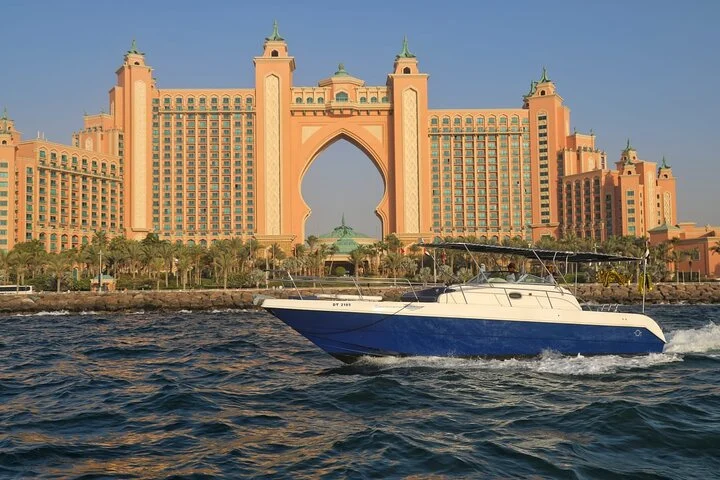 2Hours and 30Minute Private Boat Tour in Dubai