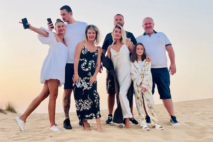 5-Hour Private Guided Desert Dinner in Dubai