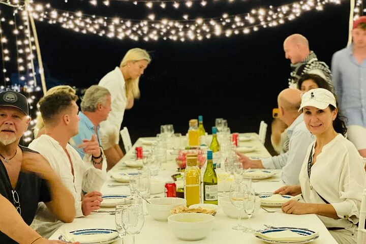 5-Hour Private Guided Desert Dinner in Dubai