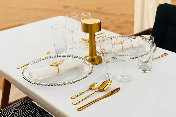 5-Hour Private Guided Desert Dinner in Dubai