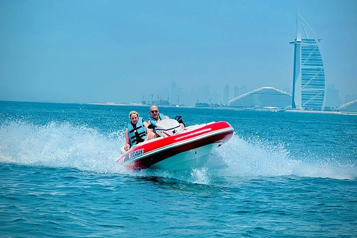 60 min Amazing Dubai Self-Drive Boat Tour