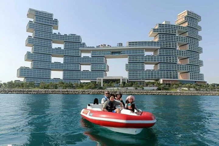 60 min Amazing Dubai Self-Drive Boat Tour
