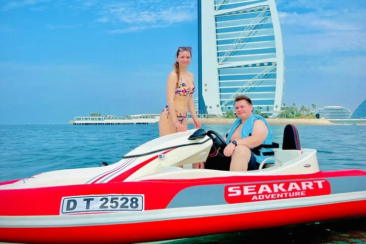 60 min Amazing Dubai Self-Drive Boat Tour
