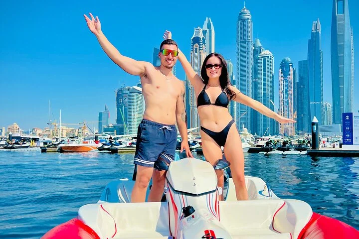 60 min Amazing Dubai Self-Drive Boat Tour