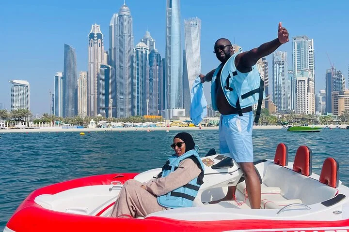 60 min Amazing Dubai Self-Drive Boat Tour