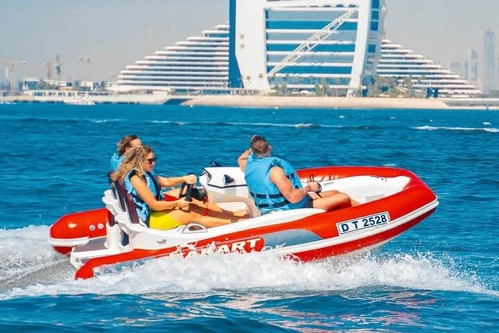 60 min Amazing Dubai Self-Drive Boat Tour
