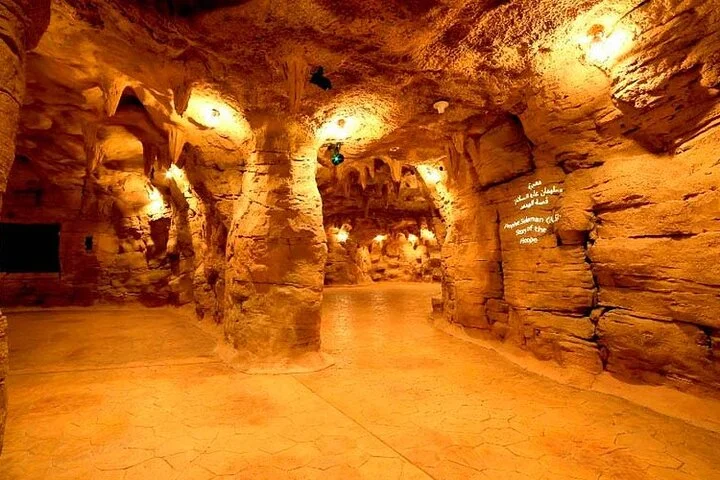 A Guided Tour To Quranic Park and Jumeirah Mosque With Transfer