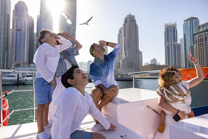 Abra Tours - Dubai Sightseeing Cruises