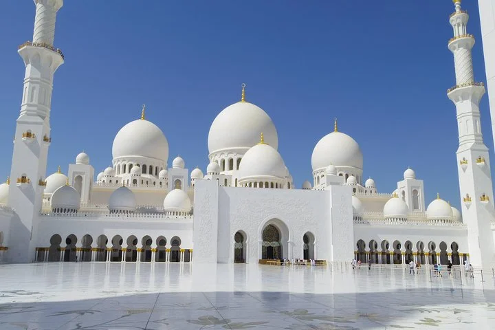 Abu Dhabi City Tour Drive Through Yas Island