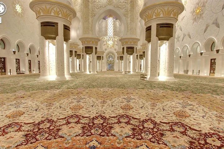 Abu Dhabi City Tour With English Guide All Major location covered