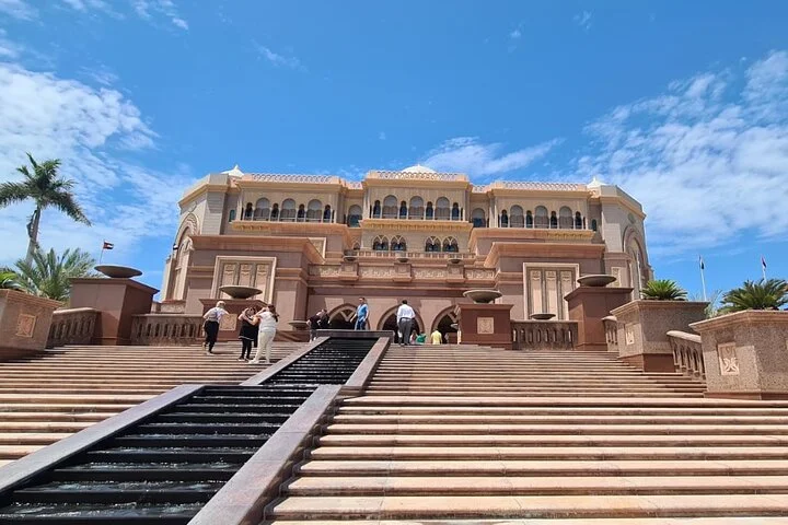 Abu Dhabi City Tour with Gold Coffee: A Taste of Luxury & Culture