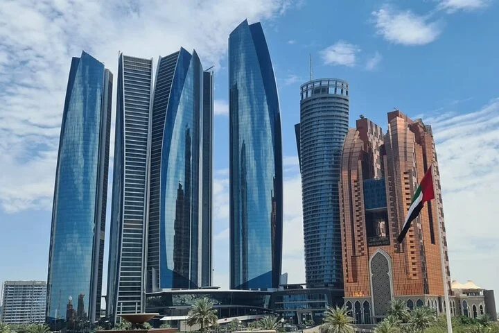 Abu Dhabi City Tour with Gold Coffee: A Taste of Luxury & Culture