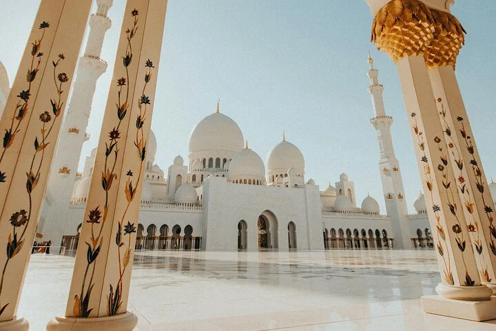 Abu Dhabi City Tour with Grand Mosque & Louvre Museum Entry