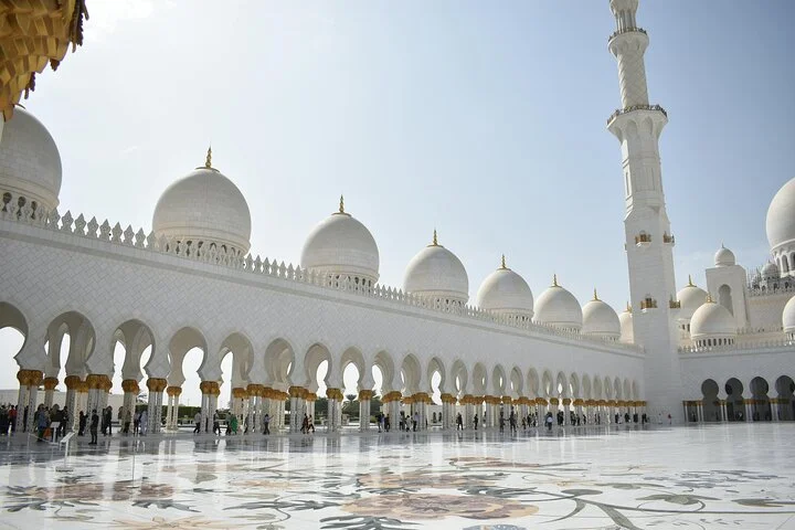Abu Dhabi City Tour with Grand Mosque & Louvre Museum Entry