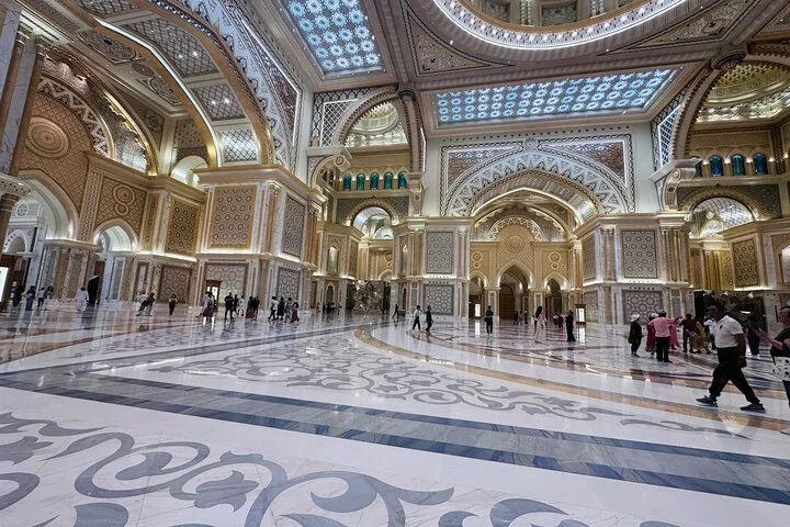 Abu Dhabi Full Day Basic Tour Culture and Landmark Highlights