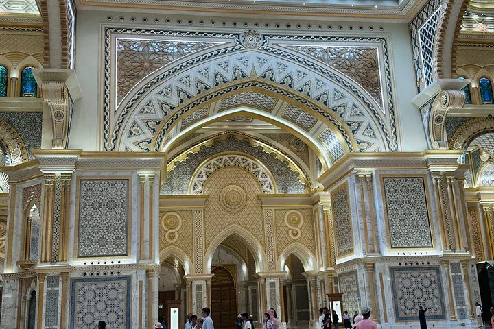 Abu Dhabi Full Day Basic Tour Culture and Landmark Highlights