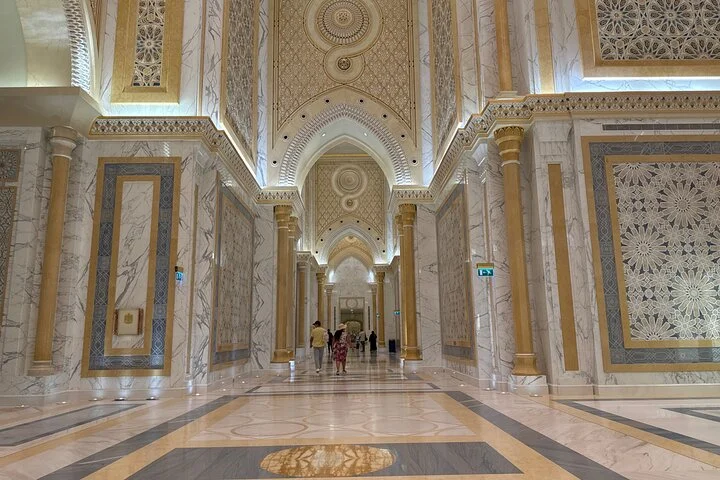 Abu Dhabi Full Day Basic Tour Culture and Landmark Highlights