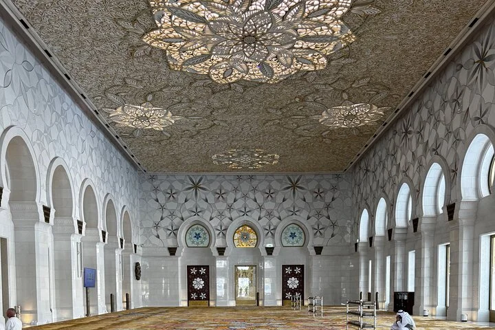 Abu Dhabi Full Day Basic Tour Culture and Landmark Highlights