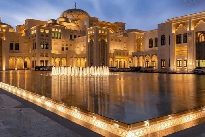 Abu Dhabi Full Day Private Tour with Grand Mosque & Palace Visit