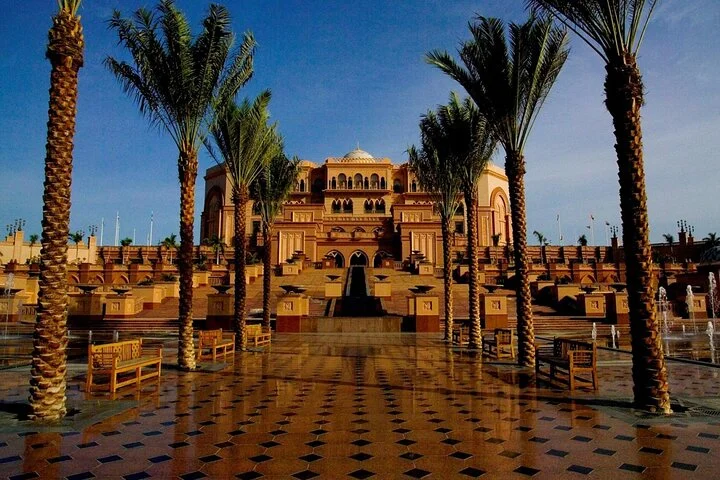 Abu Dhabi Mosque with Qasr Watn and Lunch at Emirates Palace
