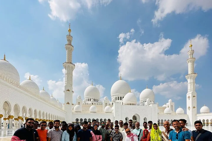 Abu Dhabi Private Tour from Dubai by 12 seater van