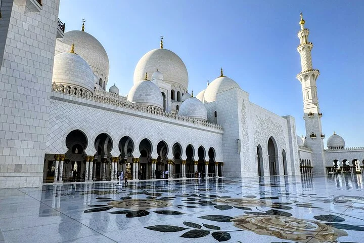 Abu Dhabi Private Tour with Free Photography Videography