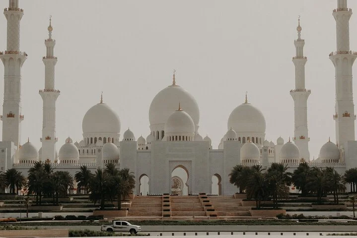 Abu Dhabi Sheikh Zayed Grand Mosque Tour From Dubai