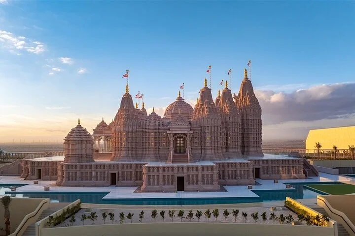 Abu Dhabi Sightseeing Tour with a Visit to BAPS Hindu Temple