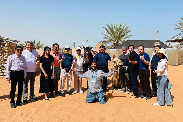 Abu Dhabi Sightseeing Tour with Guide and Car