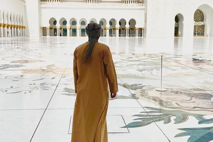 Abu Dhabi Sightseeing Tour with Guide and Car