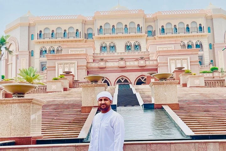 Abu Dhabi Sightseeing Tour with Guide and Car