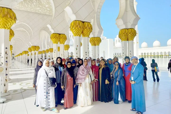 Abu Dhabi Tour from Dubai - Grand Mosque & City Key Attractions