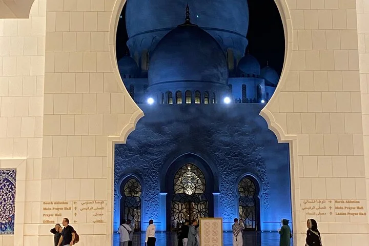 Abu Dhabi Tour with Grand Mosque from Dubai