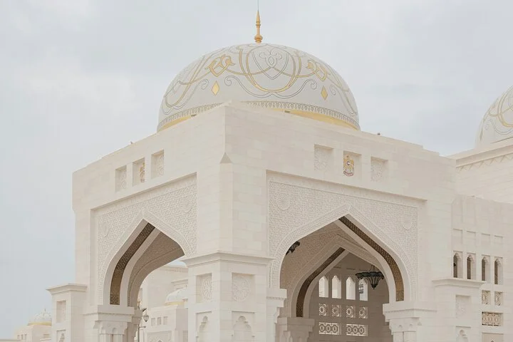 Abu Dhabi Tour with Presidential Palace Entry