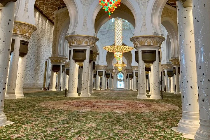 Abu Dhabi Tour with Presidential Palace Entry